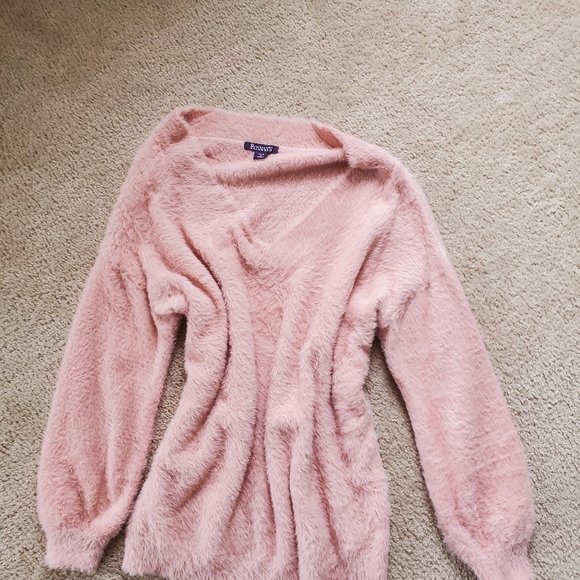 Women's sweater - Picture 2 of 3